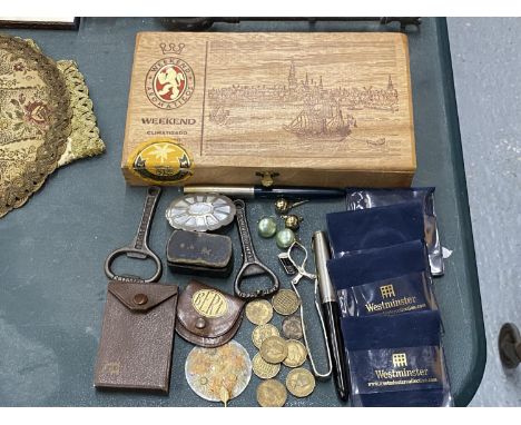 A QUANTITY OF PRE-DECIMAL THREEPENNY BITS, FOUR WESTMINSTER COLLECTION COINS TO COMMEMORATE PRINCESS DIANA, A SNUFF BOX, BOTT