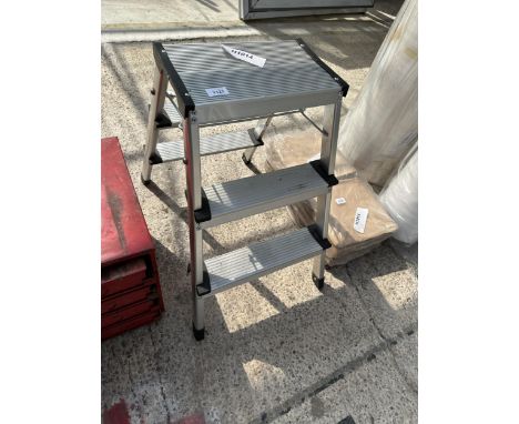 A TWO RUNG FOLDING ALUMINIUM STEP LADDER 