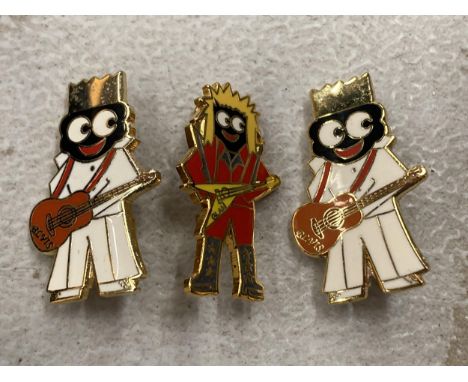 THREE VINTAGE ROBERTSONS BADGES - GUITAR PLAYERS 