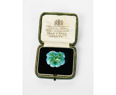 A Child and Child silver and enamel pansy brooch,  cast flowerhead design enamelled green and pale blue, in velvet lined Chil