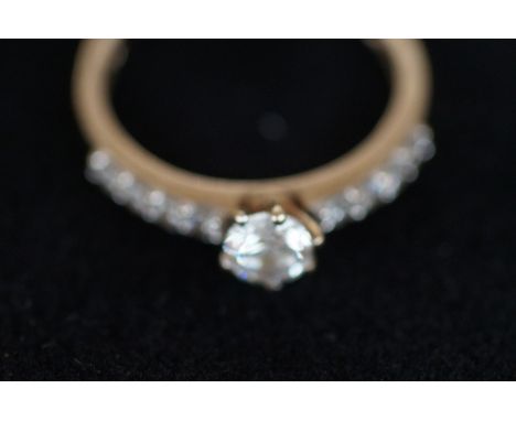 9ct Gold dress ring 