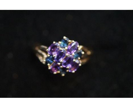 9ct Gold ring set with 6 amethyst &amp; 4 blue stones Size Q 