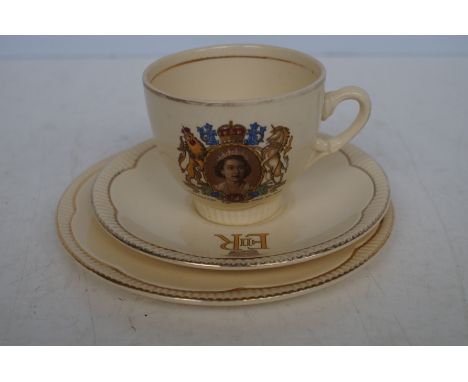 Clarice Cliff 1953 coronation trio 