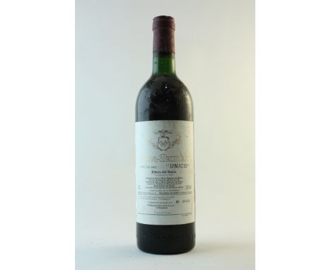 Vega-Sicilia Unico 1962 Ribera del Duero(top shoulder; bin-soiled label; nicked capsule)1 bottleThis lot is subject to the fo