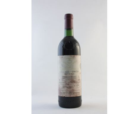 Vega-Sicilia Unico 1962 Ribera del Duero(very top shoulder; bin-soiled, stained &amp; scuffed label; slightly corroded capsul