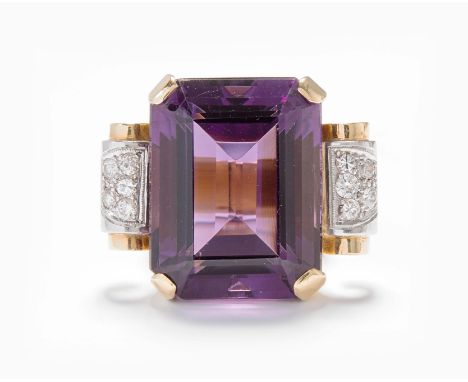 Amethyst-Brillant-Ring1940er Jahre. 750 Gelbgold/Platin. Stilechter Ring mit feinem, okt. fac. Amethysten ca. 33 ct, 21x17-12