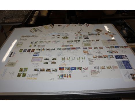 A quantity of various First Day covers 