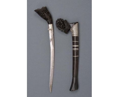 dating: early 20th Century provenance: Sumatra, Thin, single-edged blade in pamor. Horn grip, finely embossed and pierced, si