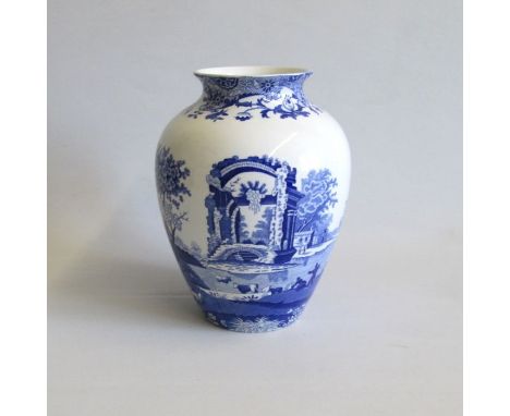 A 20th century Spode ‘Italian’ Blue and White Vase Date 20th century Size 20cm high Condition; minor scuffs to foot rim, no d