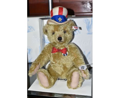 A BOXED STEIFF LIMITED EDITION 'UNCLE SAM' MUSICAL TEDDY BEAR, a 2016 North American limited edition, jointed with 'brass' mo