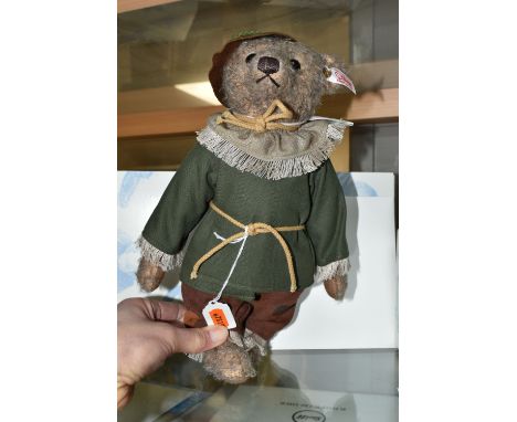 A BOXED STEIFF LIMITED EDITION SCARECROW TEDDY BEAR, no.682681, from the Wizard of Oz 2014 North American &amp; UK Limited Ed