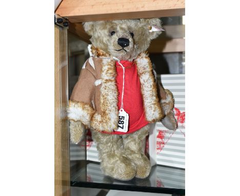 A BOXED STEIFF LIMITED EDITION ONLY FOOLS AND HORSES 'DEL BEAR' EXCLUSIVE TO DANBURY MINT, no.690921, limited edition no. 457