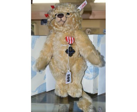 A BOXED STEIFF LIMITED EDITION COWARDLY LION TEDDY BEAR, no. 682674, from the Wizard of Oz 2014 North American and UK Limited