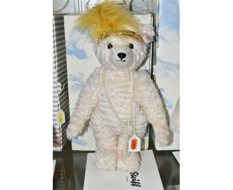 A BOXED STEIFF LIMITED EDITION 'CHARLESTON' TEDDY BEAR, no.682391, limited edition no. 285/1500, musical movement, white moha