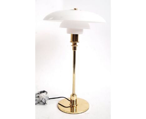 After Poul henningsen - PH 3/2 - A contemporary glass desk / table lamp / light. The lamp consisting of three frosted glass s