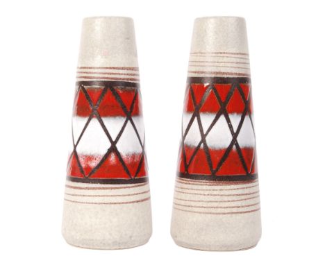 West German - Sheurich - 532-28 - A pair of retro vintage 1960's stunning earthenware pottery round tapering vases. The vases