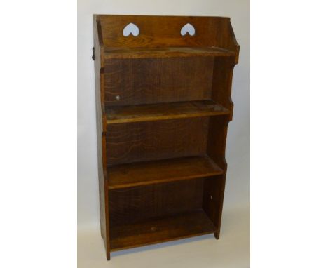 EARLY c20th ARTS & CRAFTS OAK BOOK SHELF WITH FOUR TIERS (h: 80 cm)