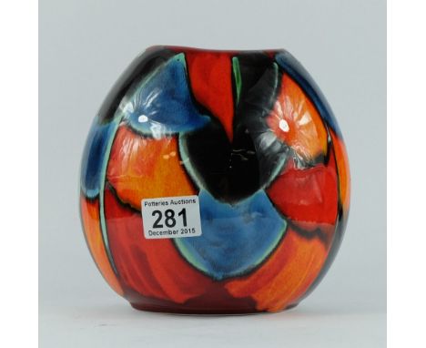 Poole pottery vase in abstract design (18cm)