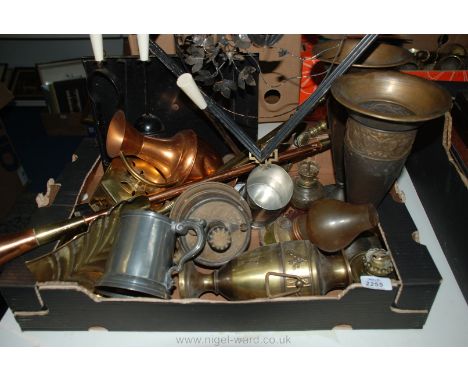 A quantity of brass and copper including hunting horn, companion set, paraffin lamp, etc