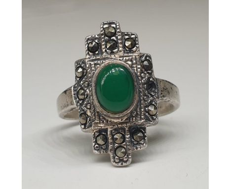 Deco silver ring set with green agate and markasiten.marked 925 *heavily rubbed inside shank.Weight: 4g          Ring Siye: E
