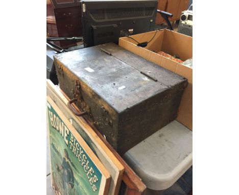 OLD WOODEN TOOL BOX