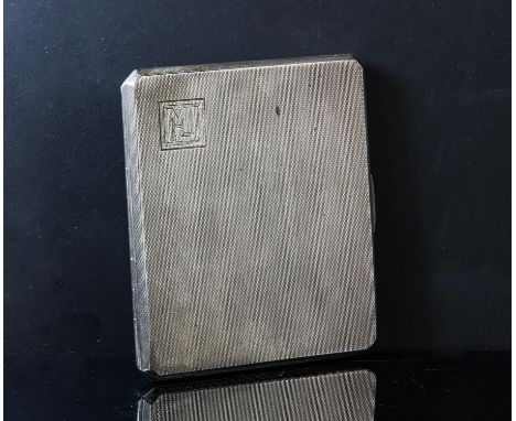 Engine turned silver case 131 grams, Birmingham 1946.