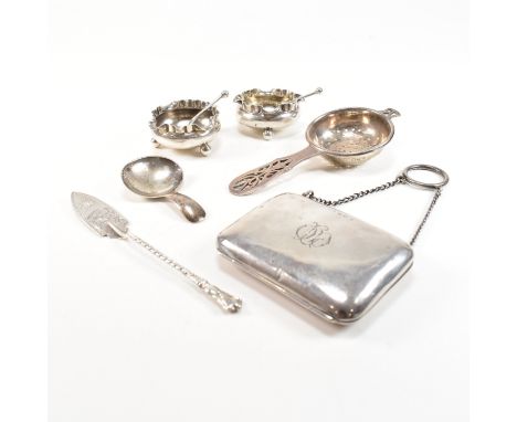 A collection of Victorian and later hallmarked silver items. The&nbsp;lot to include a pair of Victorian silver salts. The sa