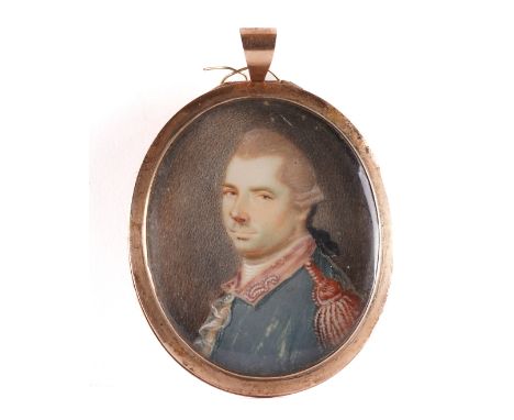 ENGLISH SCHOOL, LATE 18TH/EARLY 19TH CENTURY (2)Portrait miniature of a gentleman in military uniform
on ivory (ref. K77H5KNV