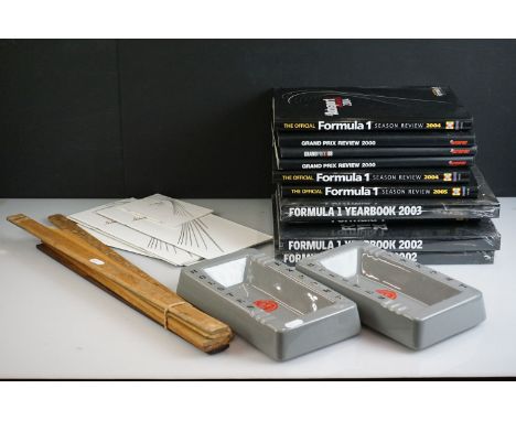 Mixed collectables to include Ten Formula One Autosport hardback books (including awards books, review books and yearbooks fr