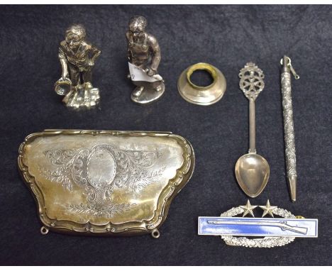 A Victorian silver evening purse (faults); an American military silver badge; a sterling silver Jewish pen; other silver; pla