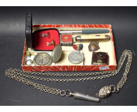 Gentleman`s Boxes and Objects - A Parker fountain pen, a George V and Queen Mary silver jubilee medal, a WWI military compass