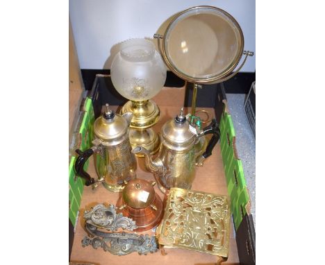 Metalware - a brass telescopic shaving mirror; an oil lamp; trivet;ships wheel desk tidy; etc 