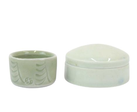 Nic HARRISON (1949) Lidded Pot  Porcelain, impressed seal to base, diameter 7cm. Together with a Leach Pottery standard ware 