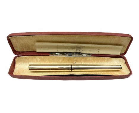Gold plated Parker pen, with reeded decoration and an arrow clip