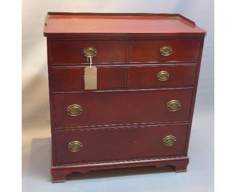 A Regency style mahogany chest of four drawers raised on bracket feet, H:88cm W:81cm D:43cm