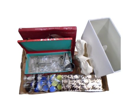 A box of mirrored table lamp with shade, jewellery box, dressing table bottles, Christmas cake plate, miniature jars etc 