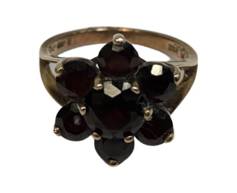 A 9ct yellow gold cluster ring, size M/N, 3.7g, flower head diameter 15 mm.