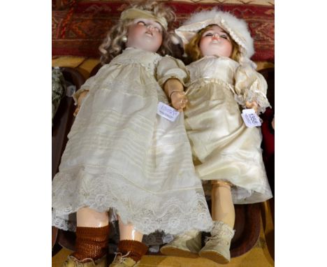 SFBJ Paris 60 bisque socket head doll, with sleeping blue eyes, open mouth, original wig, on a jointed composition body, wear