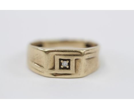 Gents 9ct Gold Diamond set ring Size X. 3g total weight 