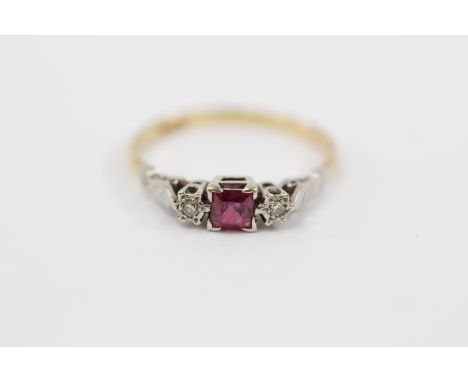 18ct Gold Ladies Ruby &amp; Diamond Ring Size T. 3g total weight 
