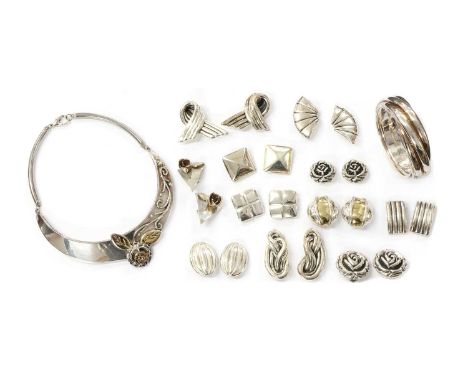 A quantity of silver jewellery, to include a silver collar with rose design to the front half, marked M.Vismonski, tested as 