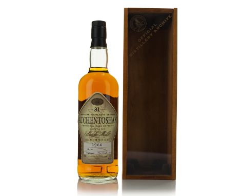 AUCHENTOSHAN LOWLAND SINGLE MALT SCOTCH WHISKY 31 YEARS (ONE 750 ML)Morrison Bowmore Distillers. Lowlands, Scotland. 47.1% AB