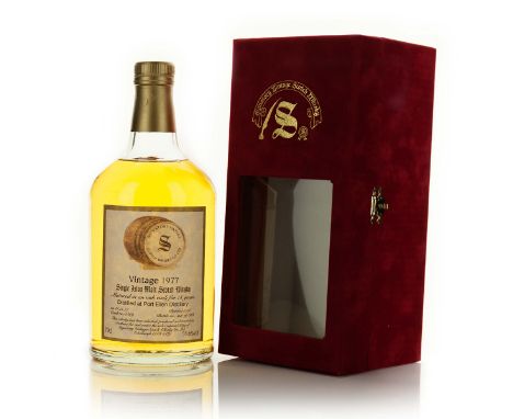 PORT ELLEN SINGLE ISLAY MALT SCOTCH WHISKY 18 YEARS (ONE 70 CL)Islay, Scotland. 55.6% ABV / 70 clDistilled: November 11 1977B