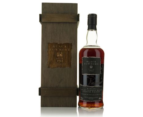 BLACK BOWMORE FINEST ISLAY SINGLE MALT SCOTCH WHISKY 30 YEARS (ONE 70 CL)Morrison Bowmore Distillers. Islay, Scotland. low ne