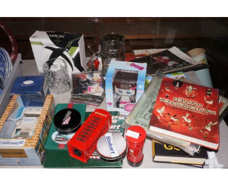 Mixed collection of memorabilia to include Paul Scholes autograph &amp; Xbox logo light