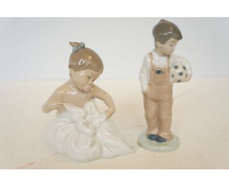 2x Nao figures