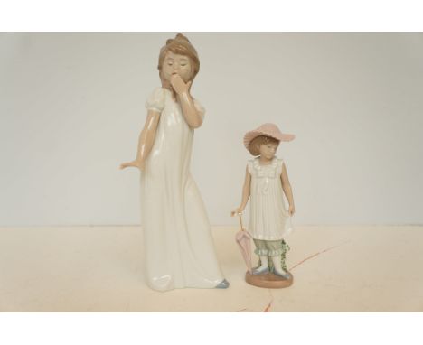 2x Nao figures