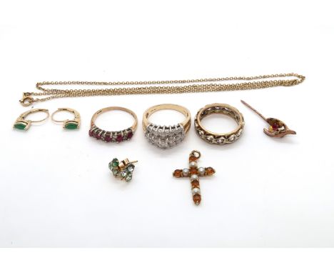 9ct jewellery: hallmarked diamond cluster ring, ruby ring, emerald earrings, cross pendant, wishbone pin, chain, ear studs an