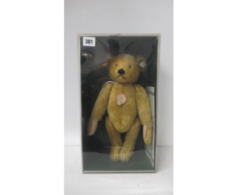 A Steiff Petsy Brass 1927 replica limited edition, with box and certificate 