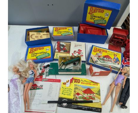 A group of vintage Bayko connecting sets, together with a group of dolls.Location:If there is no condition report, please req